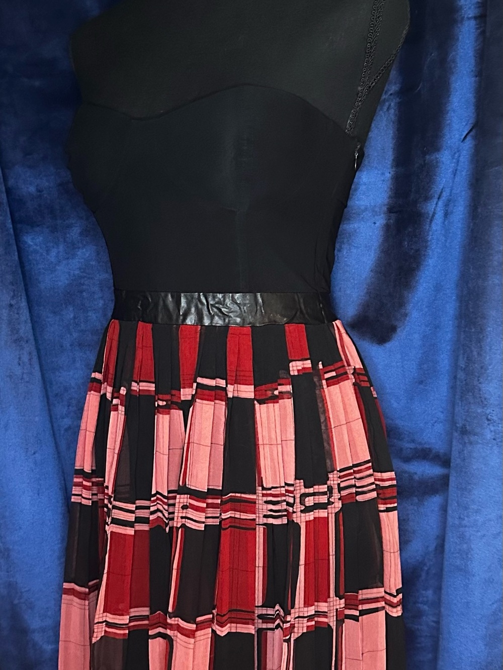 Forever 21 Exclusive Strapless Dress - Picture 2 of 7